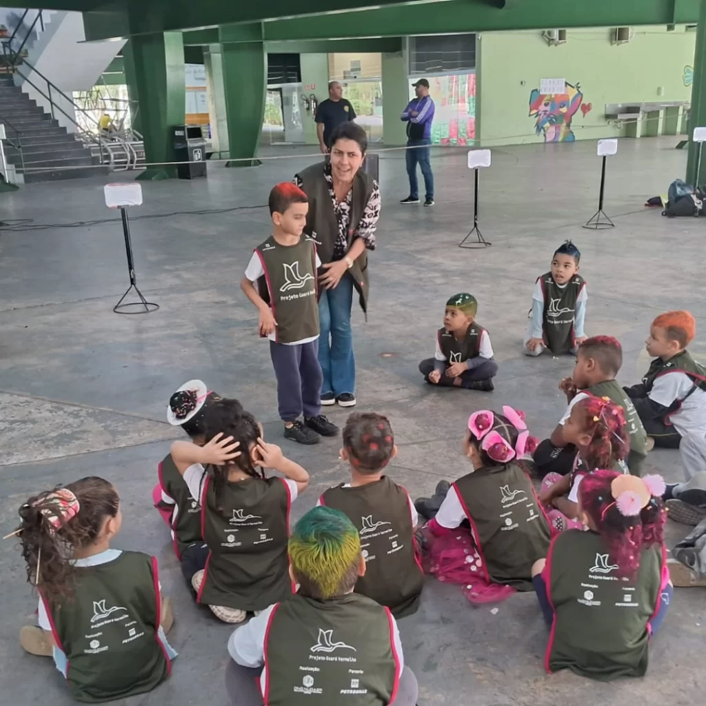 Guará Vermelho - Educação